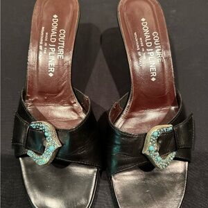 Couture Donald J Pliner Black shine calf leather mule sandal. Size 8